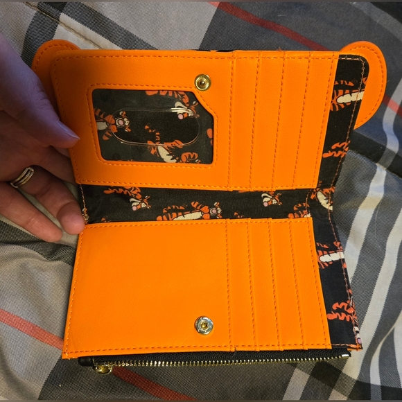 Loungefly Tigger Wallet - Picture 2 of 4